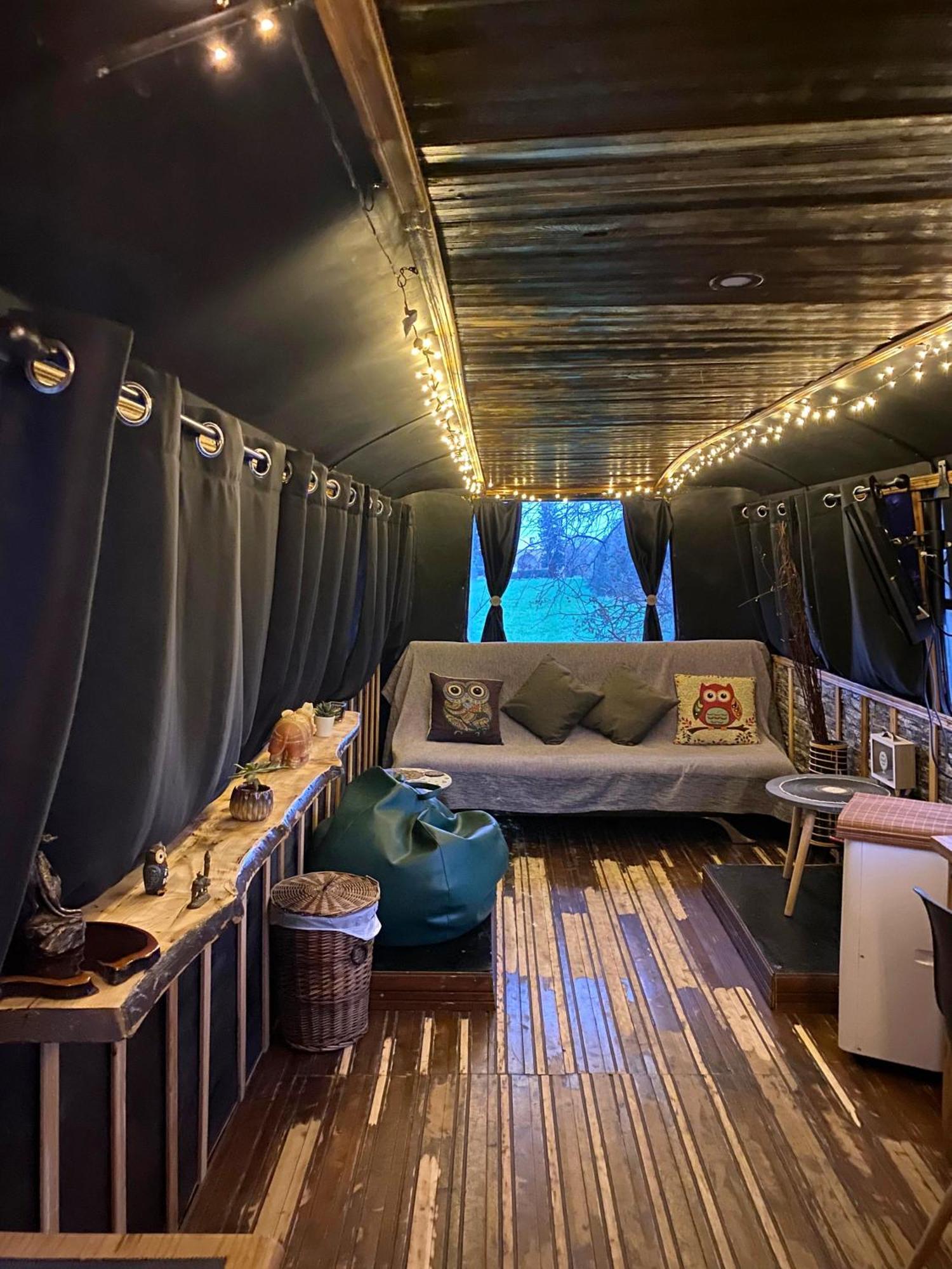 - Magic Bus - Hotel Klorakas Bagian luar foto